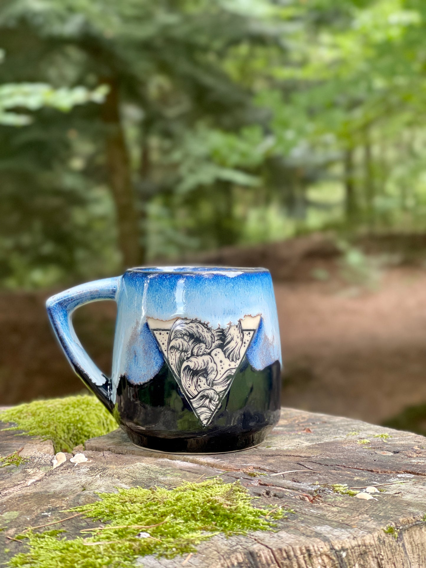 Mug with waves