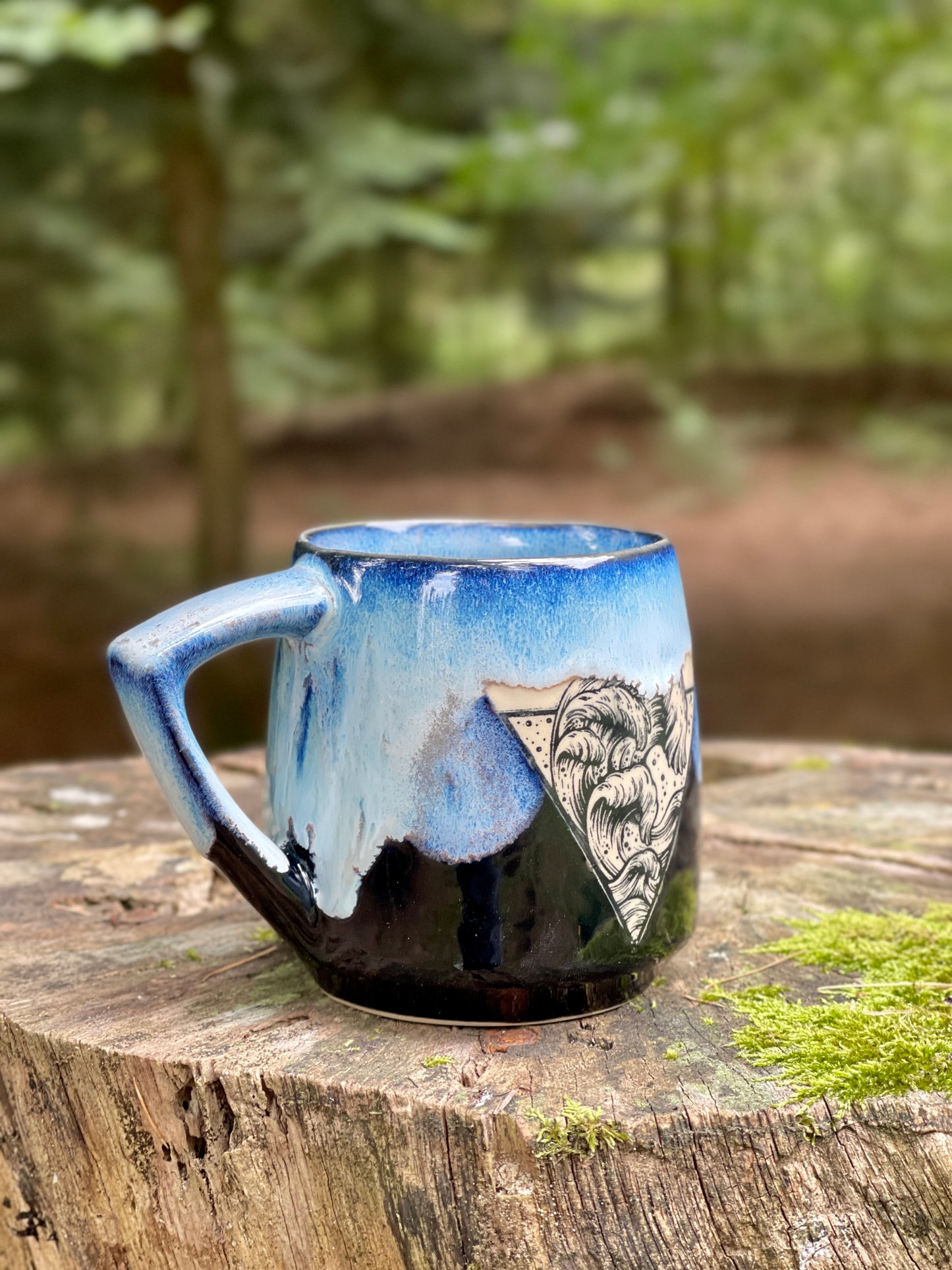 Mug with waves